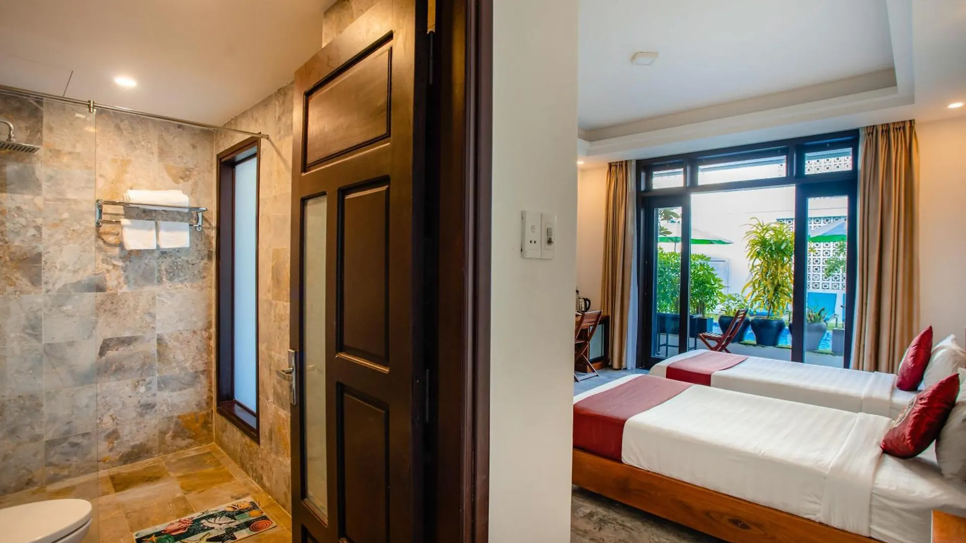 Trendy Life Villa Hoi An 3*,